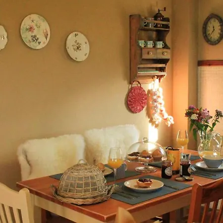 Sleeps 10 With Pool