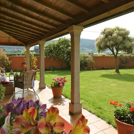 Sleeps 10 With Pool