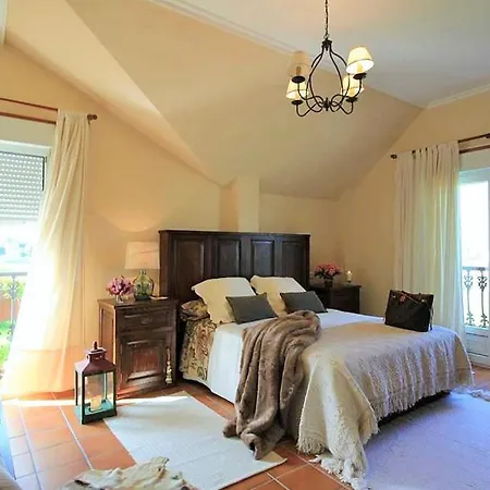 Sleeps 10 With Pool Villa *